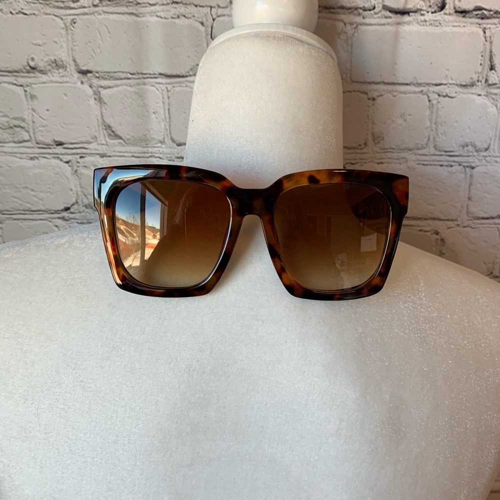 New Oversized Tortoise Big Frame Sunglasses - Picture 6 of 7